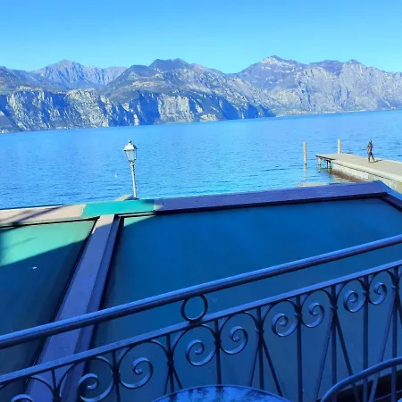 Casa Giardino شقة